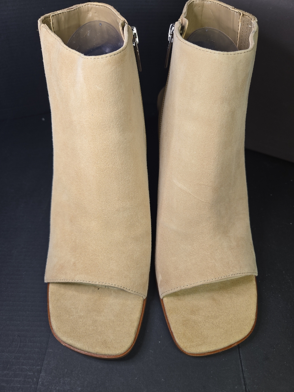 Vince Camuto Kensli Suede Block Heel Sandal In Tortilla Color Size 11M